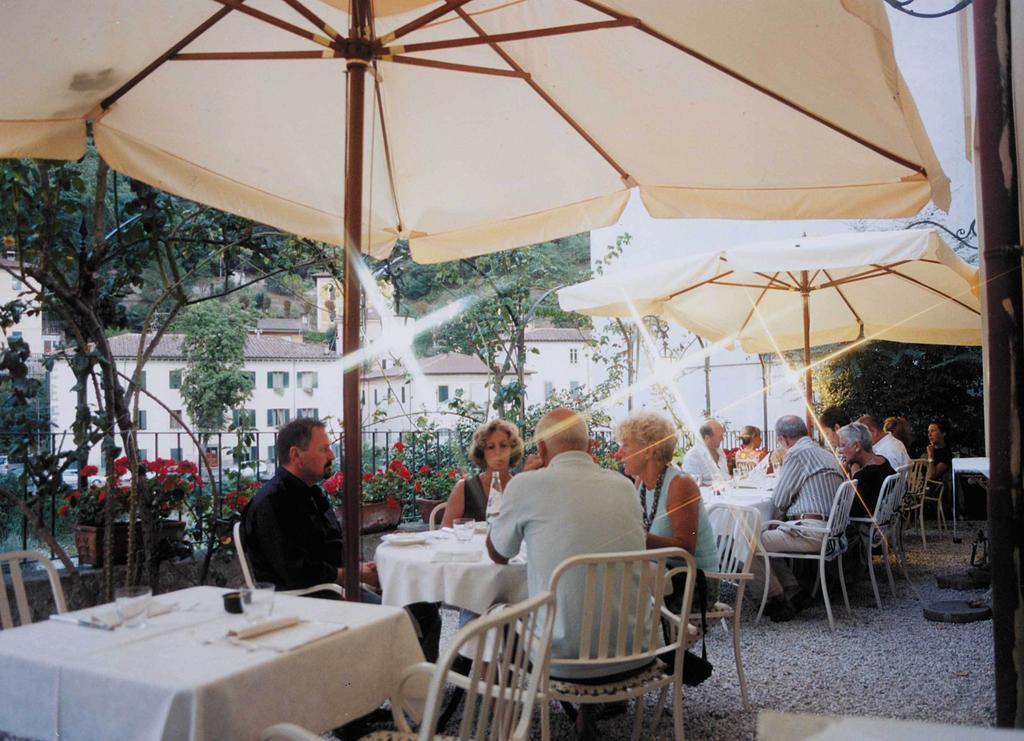 Hotel Ristorante Corona Lucca Exterior foto